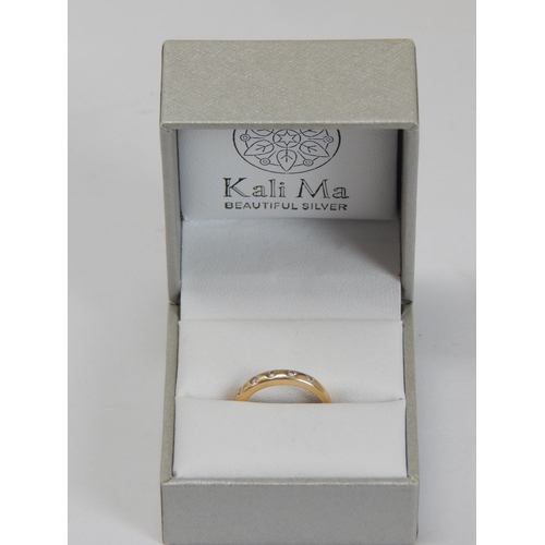 371 - 9ct Yellow Gold Gen Set Ring: Size I: gross weight 1.53g: Presented in Ring Box