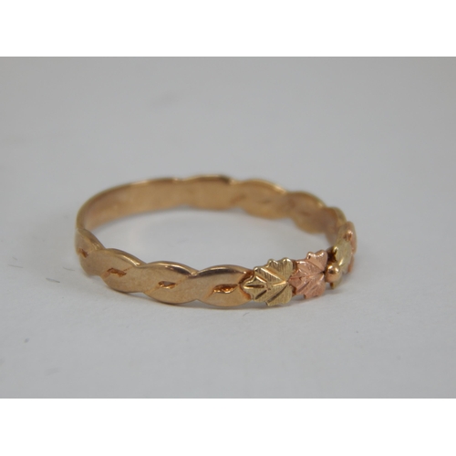 372 - 9ct Yellow Gold Ring: Size : gross weight 1.22g: Presented in Ring Box