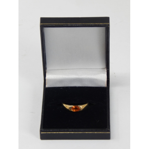 375 - 9ct Yellow Gold Gem Set Ring: Size M: gross weight 2.33g: Presented in Ring Box