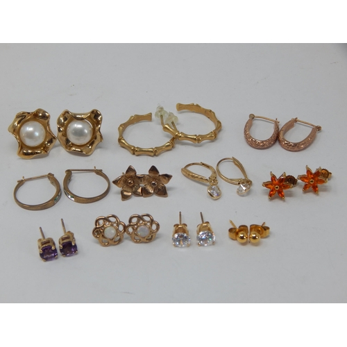 380 - 11 x Pairs of 9ct Yellow Gold Earrings: Gross weight 23.0g