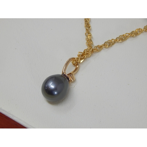 383 - 18ct Yellow Gold Tahitian Pearl Pendant on 9ct Yellow Gold Chain (46cm) in Fitted Presentation Case