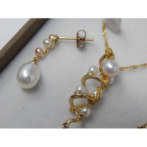 400 - 9ct Yellow Gold Pearl Pendant on 9ct Gold Chain (46cm) with matching 9ct Gold Pearl earrings in Pres... 