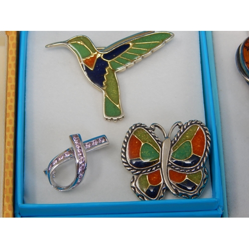 429 - 8 x Sterling Silver & Enamel Brooches, Amber Set Brooches, Gem Set Brooches