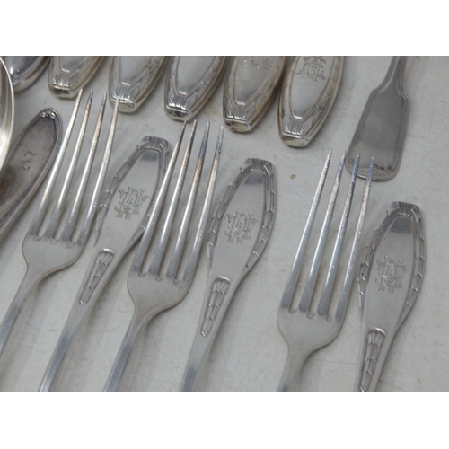 116 - A Quantity of 800 Standard Silver Flatware Comprising Dinner Forks, Tablespoons & Dinner Knives: Gro... 