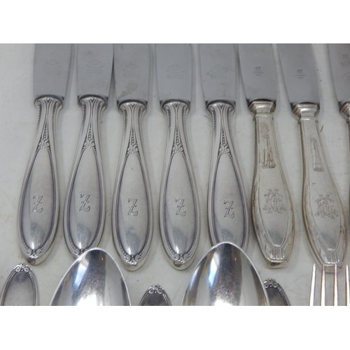 116 - A Quantity of 800 Standard Silver Flatware Comprising Dinner Forks, Tablespoons & Dinner Knives: Gro... 