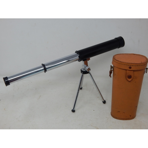 639 - A Vintage Portable Telescope on Tripod Stand in Fitted Case