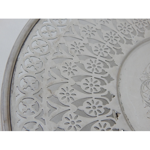 141 - Sterling Silver Pierced Cake Stand: 24cm Diameter: Weight 258g