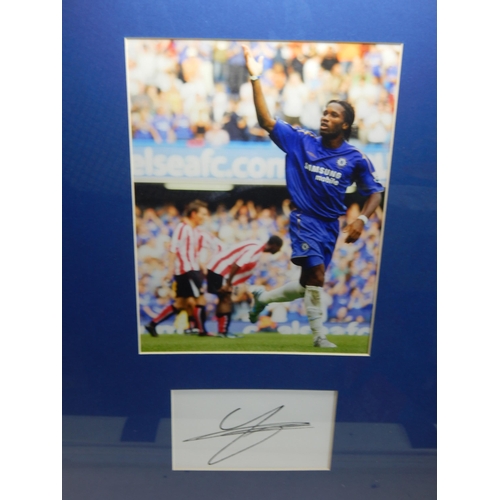 651 - CHELSEA F.C: Signed Card Below Photograph: Framed & Glazed Measuring 51.5cm x 41.5cm