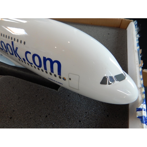 550 - Large New & Boxed Model of a Thomas Cook Passenger Plane: Length 75cm