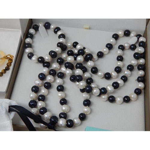 441 - Collection of Freshwater Pearls & Costume Jewellery (lot)