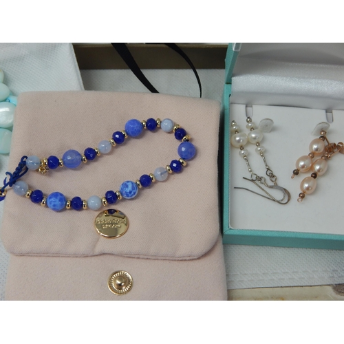 441 - Collection of Freshwater Pearls & Costume Jewellery (lot)