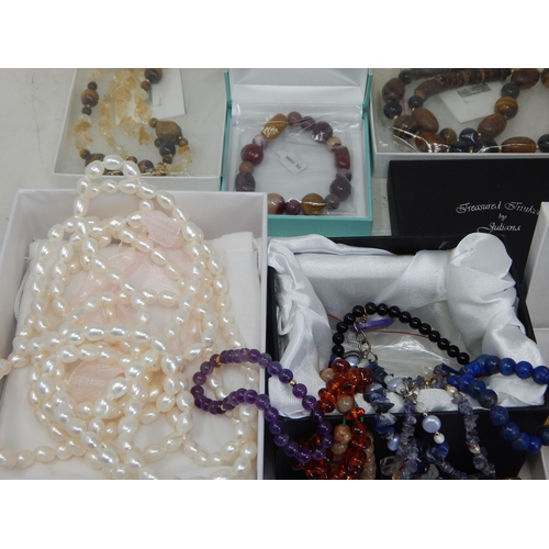 441 - Collection of Freshwater Pearls & Costume Jewellery (lot)