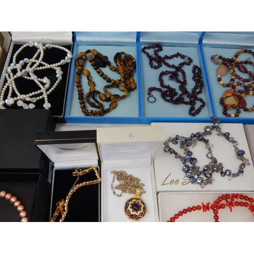 443 - Collection of Freshwater Pearls & Costume Jewellery (lot)