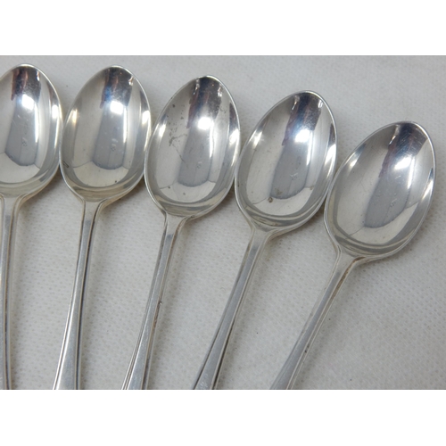 733 - Set of 6 Silver Coffee Spoons with Crossed Golf Club & Ball Terminals: Hallmarked Sheffield 1933 by ... 