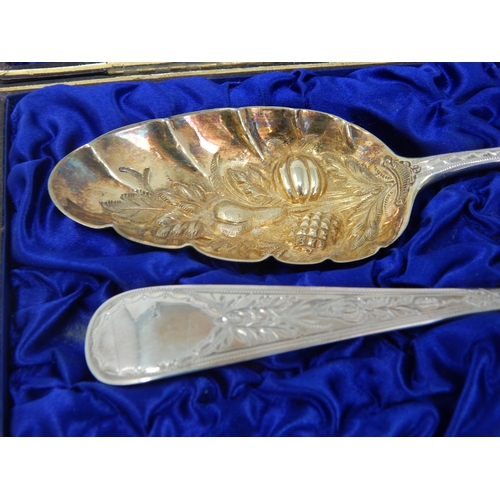 738 - A Pair of George III Silver Berry Spoons Hallmarked London 1792 /1807 in Fitted Case: Length 22cm: W... 