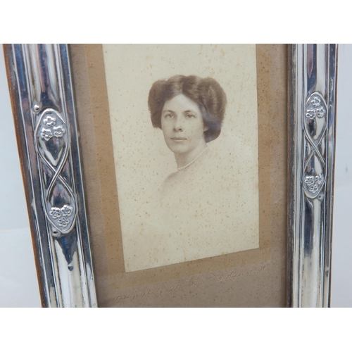 755 - A Good Art Nouveau Silver Easel Photograph Frame: Hallmarked Birmingham 1909 by Broadway & Co: Measu... 