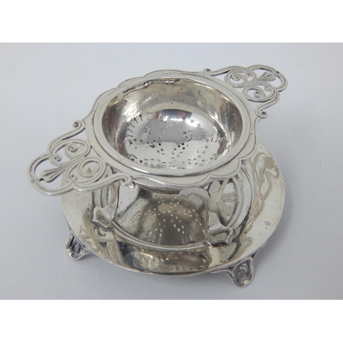 761 - Silver Tea Strainer & Stand Hallmarked London 1913 by Goldsmiths & Silversmiths Ltd: Weight 104g