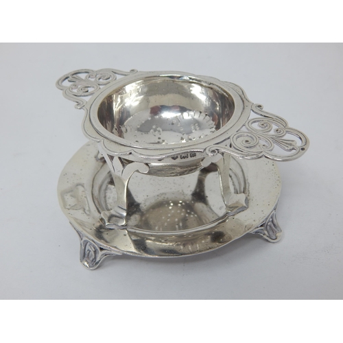 761 - Silver Tea Strainer & Stand Hallmarked London 1913 by Goldsmiths & Silversmiths Ltd: Weight 104g