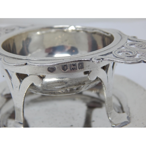 761 - Silver Tea Strainer & Stand Hallmarked London 1913 by Goldsmiths & Silversmiths Ltd: Weight 104g