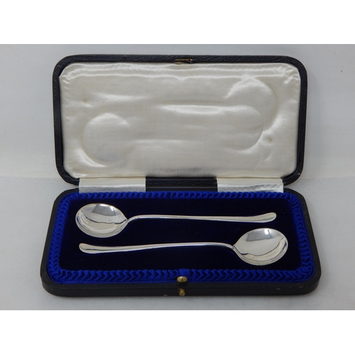 770 - A Pair of Silver Sauce Spoons Hallmarked Sheffield 1913 by Cooper Brothers in Original Fitted Case