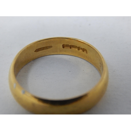 186 - 22ct Yellow Gold Wedding Band: Size N: Weight 4.52g