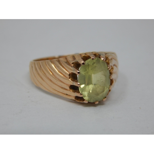 194 - 9ct Yellow Gold Gem Set Ring: Size L: Gross weight 4.82g