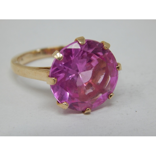 292 - 9ct Yellow Gold Gem Set Ring: Size M: Gross weight 4.94g