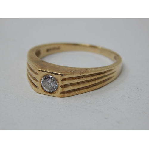 295 - 9ct Yellow Gold Diamond Set Ring: Size O: Gross weight 3.51g