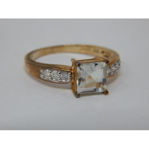 673 - 9ct Yellow Gold Gem Set Ring: Size O: Gross weight 2.63g