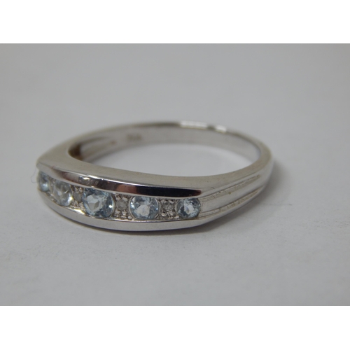 680 - 9ct White Gold Gem Set Ring: Size O: Gross weight 2.91g