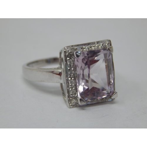 682 - 9ct White Gold Gem Set Ring: Size O: Gross weight 3.54g