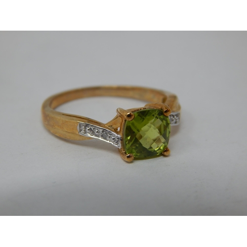 697 - 9ct Yellow Gold Gem Set Ring: Size O: Gross weight 2.84g