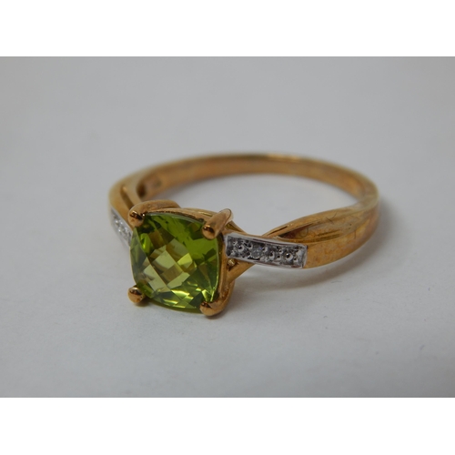 697 - 9ct Yellow Gold Gem Set Ring: Size O: Gross weight 2.84g