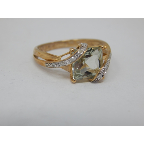 851 - 9ct Yellow Gold Gem Set Ring: Size O: Gross weight 2.80g