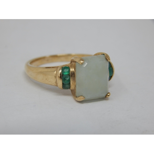 853 - 9ct Yellow Gold Gem Set Ring: Size O: Gross weight 3.65g