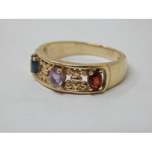 858 - 9ct Yellow Gold Gem Set Ring: Size N: gross weight 3.70g