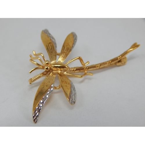 864 - 9ct Yellow Gold Dragonfly Brooch: Length 4cm: Weight 3.48g