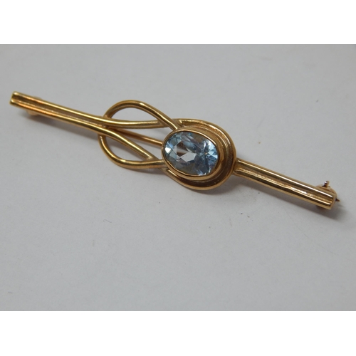 879 - 9ct Yellow Gold Gem Set Bar Brooch: Width 5cm: Gross weight 3.21g