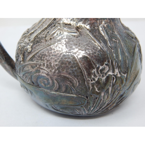 829 - 19th Century Chinese Silver Cream Jug with Character Marks to Base: Weight 86g