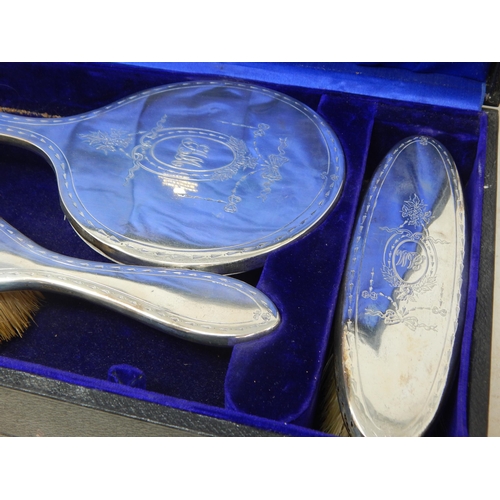 800 - Silver Three Piece Dressing Table Set: Hallmarked Birmingham 1909 in Original Fitted Case