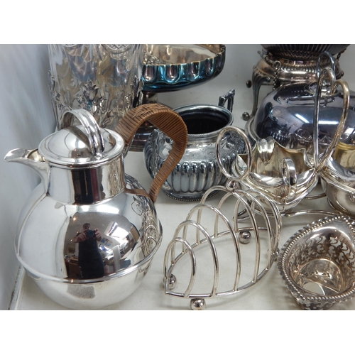 805 - A Quantity of Silver Plated Wares (lot)