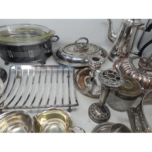 806 - A Quantity of Silver Plated Wares (lot)