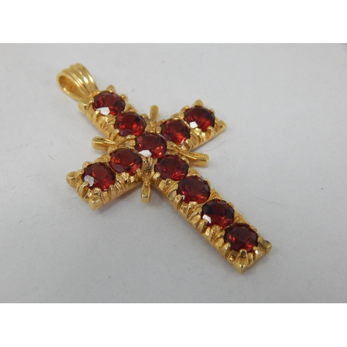 925 - 9ct Yellow gold Gem Set Cross: Gross weight 3.62g