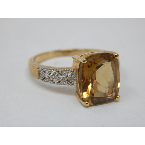 931 - 9ct Yellow Gold Diamond & Citrine Set Ring: Size O: Gross weight 3.48g