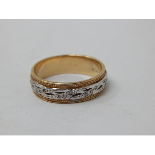 952 - 9ct Yellow & White Gold Ring: Size O: Weight 3.5g