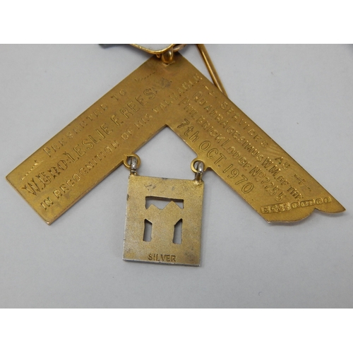 108 - 15ct Gold Masonic Jewel (12g) with Silver Hanging en-tremble square.