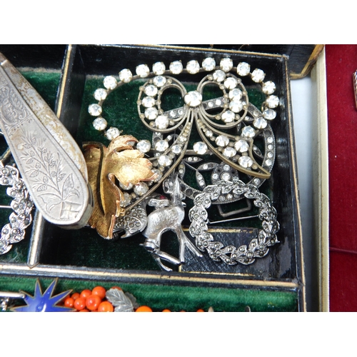 136 - A Jewellery Box Containing a Large Quantity of Antique & Later Costume Jewellery.