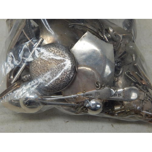 171 - A Quantity of Scrap Silver: Weight 362g