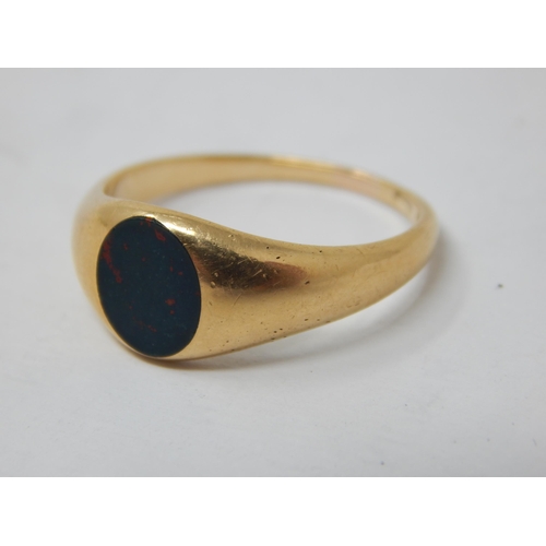 247 - 18ct Gold Ring Set with a Bloodstone: Size O: Gross weight 4.7g