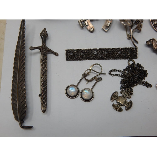 257 - A Large Quantity of Antique & Later Silver Jewellery